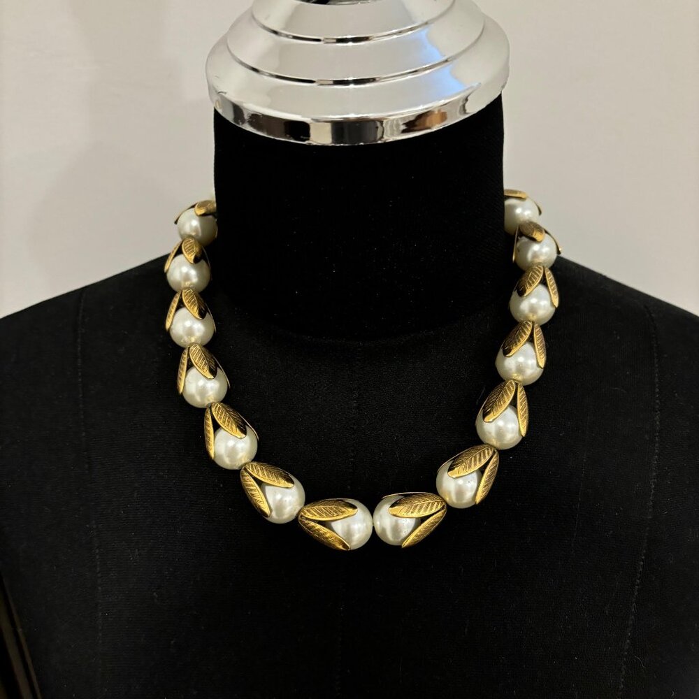 Anthropologie Lenora Dame Pearl Leaves Necklace